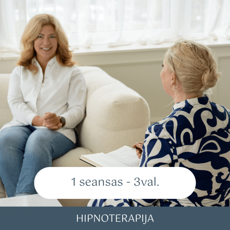 Hipnoterapijos seansas – individuali konsultacija ramiame kabinete, specialistas kalbasi su klientu apie vidinius iššūkius ir emocinę būseną.